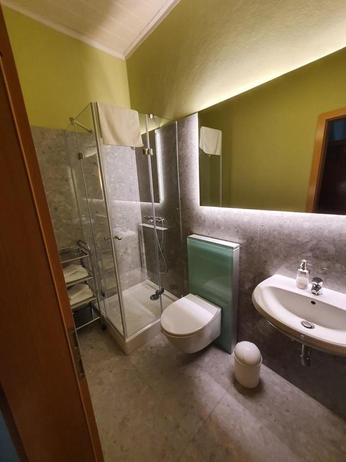 The Blue House Hotel Tolmin Bagian luar foto