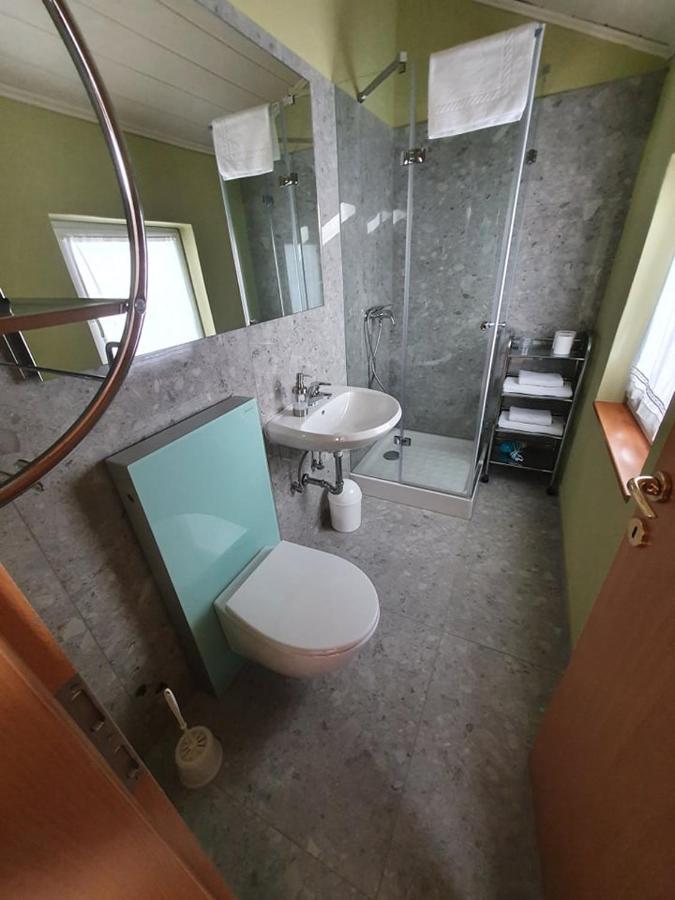 The Blue House Hotel Tolmin Bagian luar foto