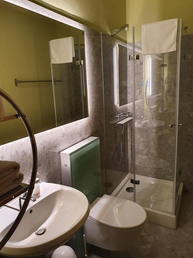 The Blue House Hotel Tolmin Bagian luar foto