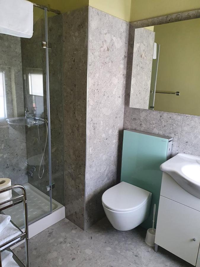 The Blue House Hotel Tolmin Bagian luar foto