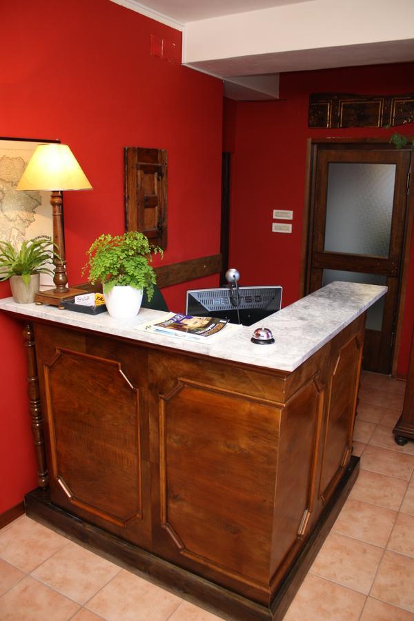 The Blue House Hotel Tolmin Bagian luar foto