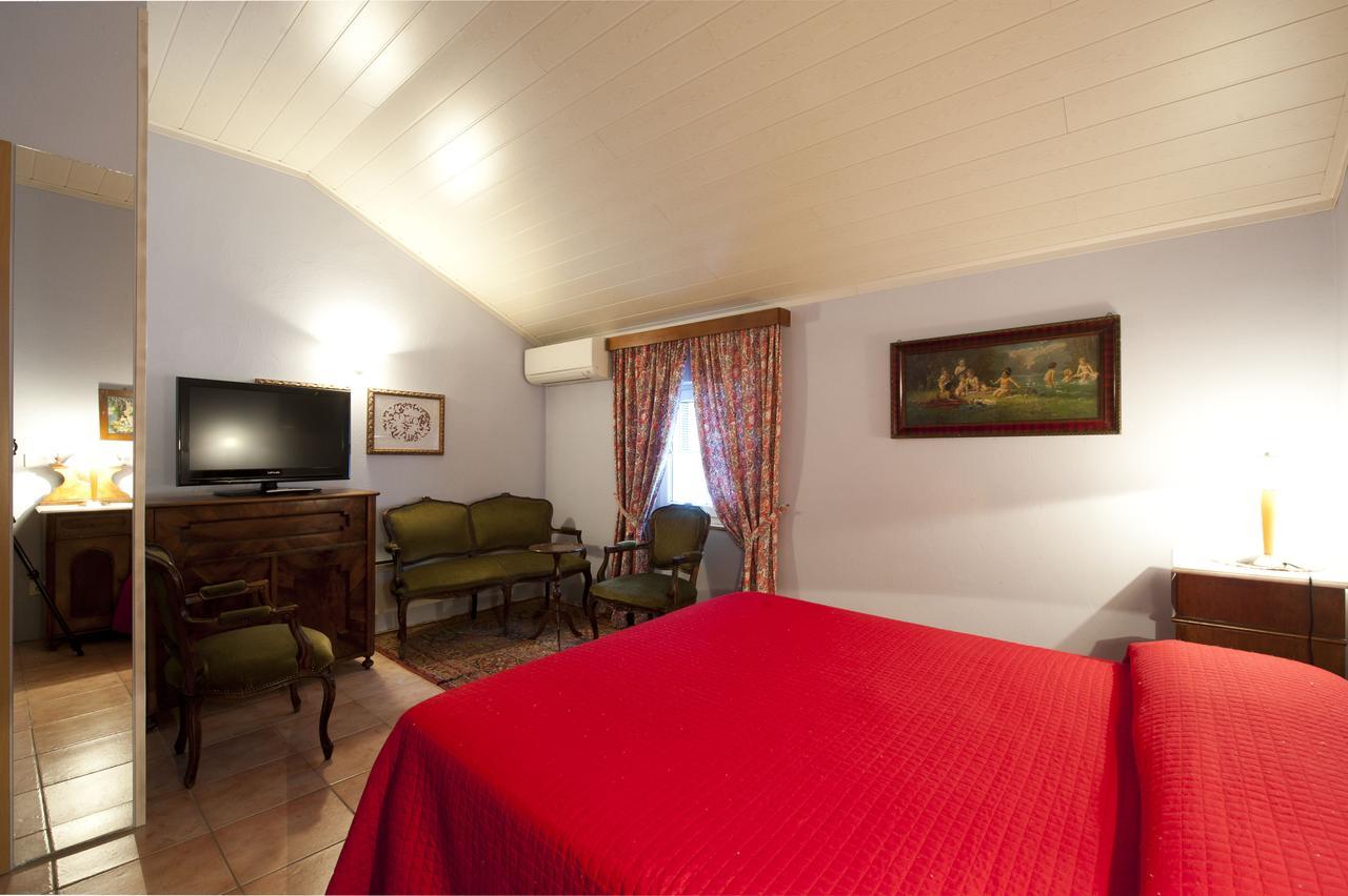 The Blue House Hotel Tolmin Bagian luar foto